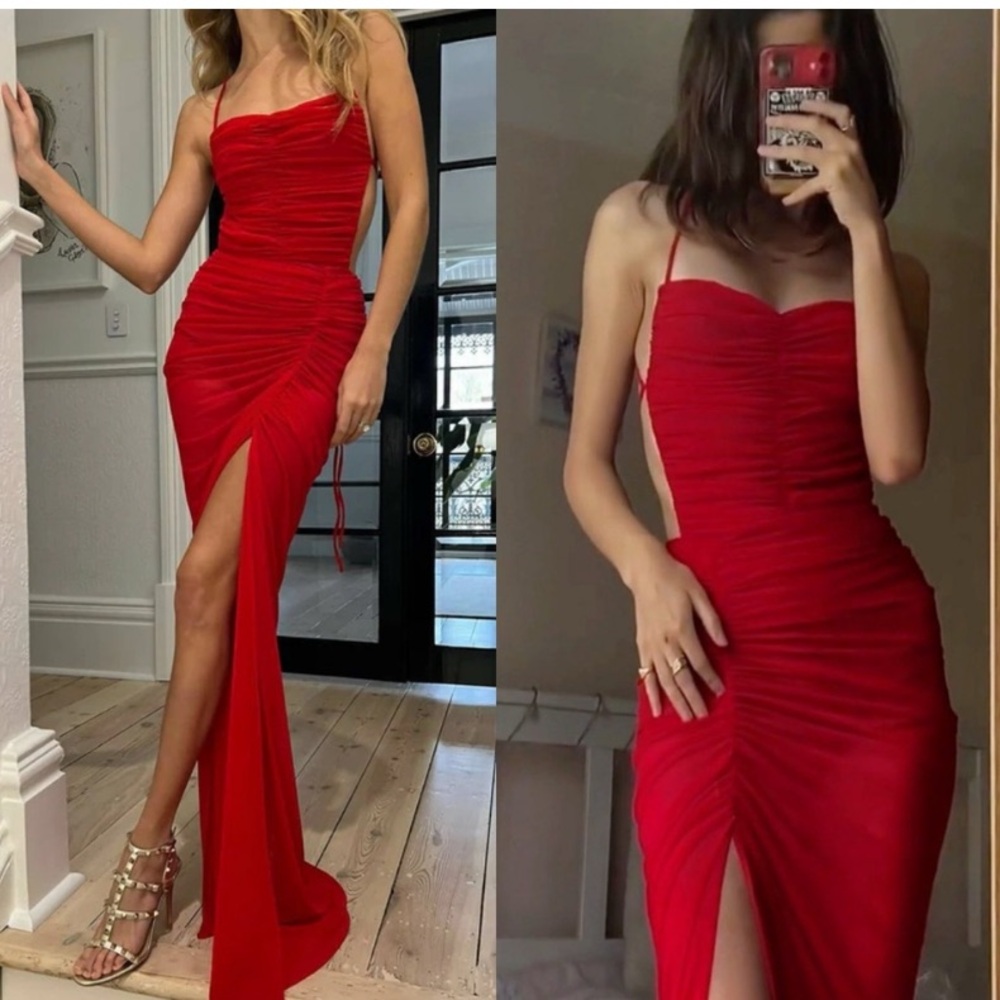 Gorgeous, sexy red gown! Super flattering! New with tags!!